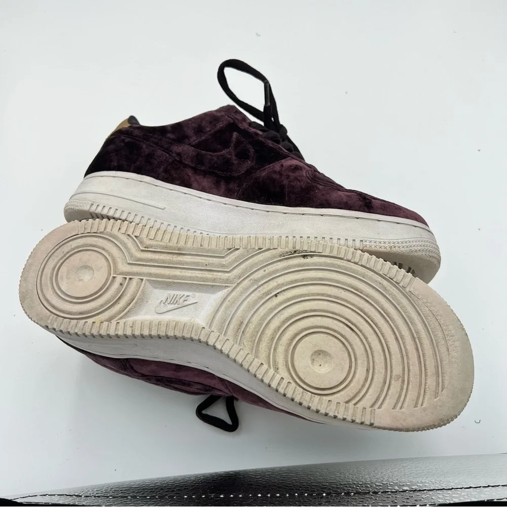 Nike Air Force 1 Low Drapes the Air in Plush Velvet Sneakers Womens Size 7